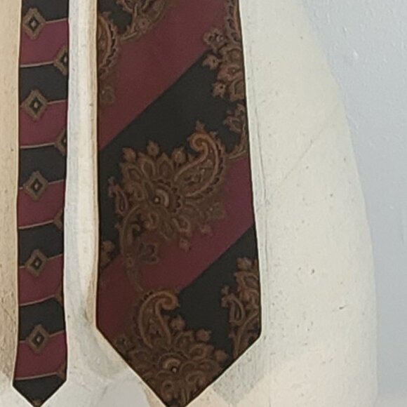 TOMMY HIFIGER SILK TIE - Picture 1 of 3
